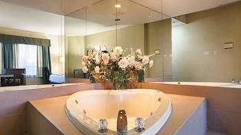 Deep Soaking Bathtub