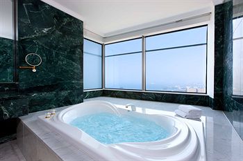 Jetted Tub