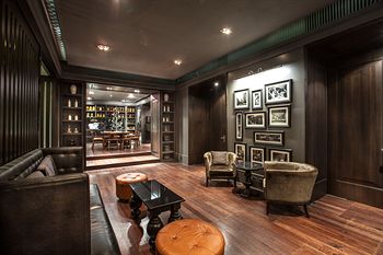 Hotel Lounge