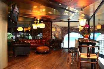 Hotel Lounge