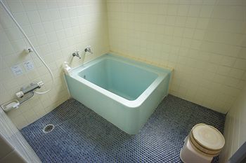 Deep Soaking Bathtub