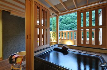 Deep Soaking Bathtub