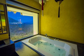 Jetted Tub