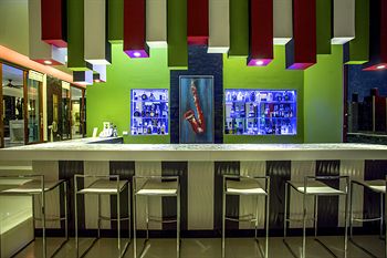 Hotel Bar