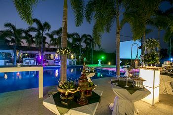 Outdoor Banquet Area