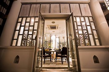 Hotel Bar