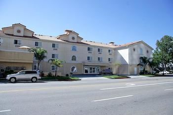 貝斯特偉斯特高級媒體中心套房飯店 Best Western Plus Media Center Inn & Suites