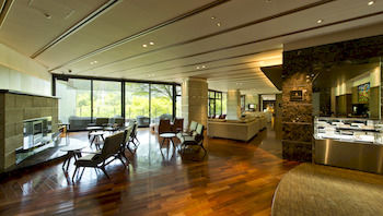 Hotel Lounge