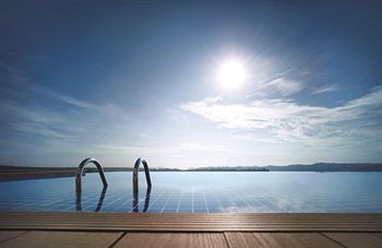 Infinity Pool