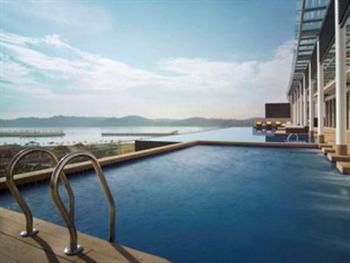 Hotel-Jen-Puteri-Harbour,-Johor-Pool