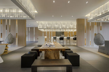 Hotel Lounge
