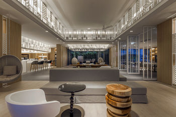 Hotel Lounge