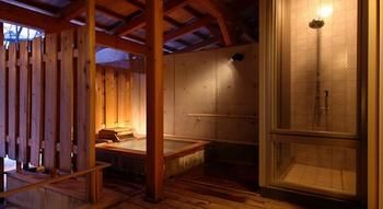 Deep Soaking Bathtub