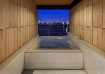 Deep Soaking Bathtub