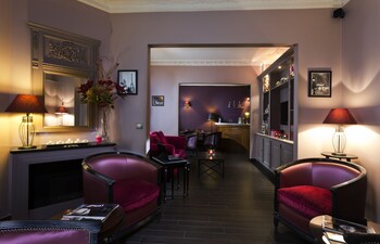 Hotel Lounge