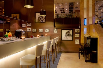Hotel Bar