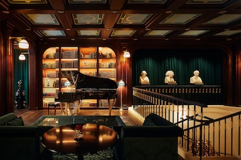 Executive Lounge