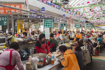Shopping mall