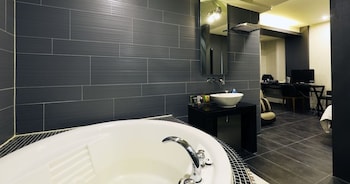 Jetted Tub