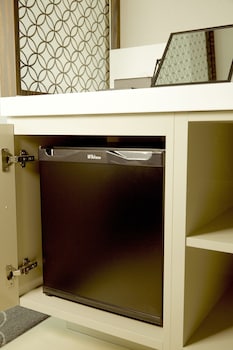 Mini-Refrigerator