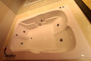 Jetted Tub
