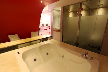 Jetted Tub