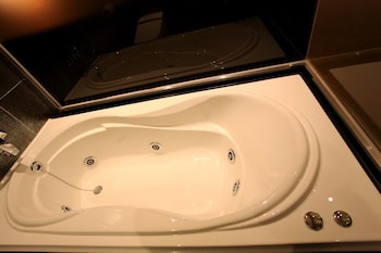 Jetted Tub