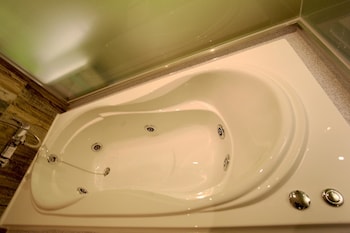 Jetted Tub