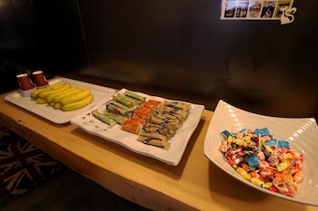 Snack Bar