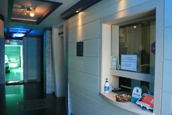 Check-in/Check-out Kiosk