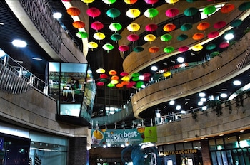 Shopping mall