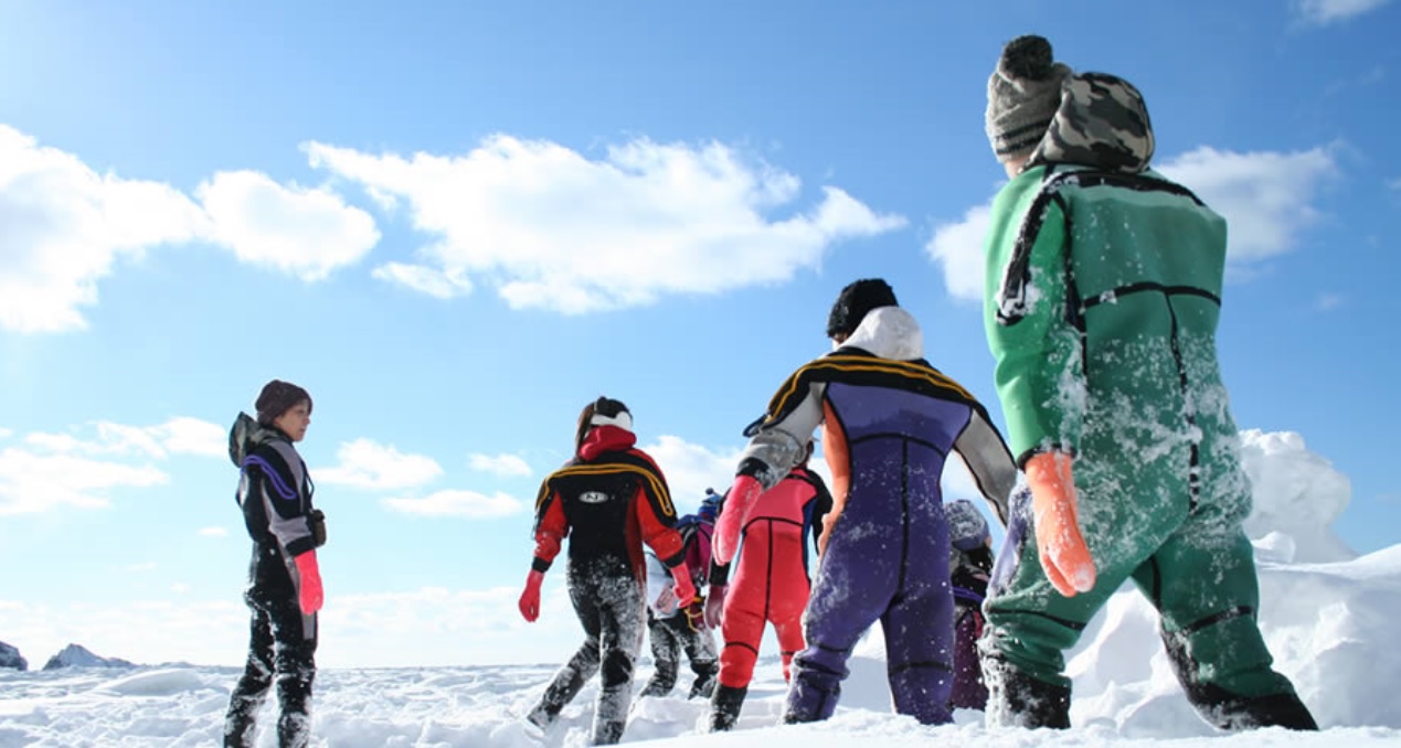 【易起流冰漫步．北海道 6日】破冰船體驗、冰屋、冰酒吧、冰教堂、冰釣戲雪、三大溫泉、螃蟹食放題