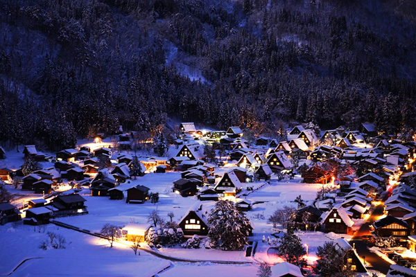 夢幻白川鄉合掌村點燈5日 |百萬點燈名花之里、雪見庄川遊船、牧歌之里戲雪、草莓吃到飽、蕎麥麵DIY、雪吊兼六園(名古屋進出)