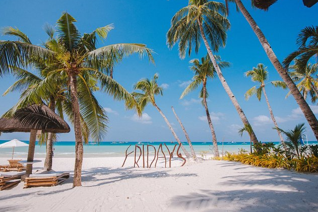 【台虎易起菲．長灘島悠活6日（2人即可成行含稅）】世界最美麗沙灘之一長灘島、水世界號 13合1水上活...