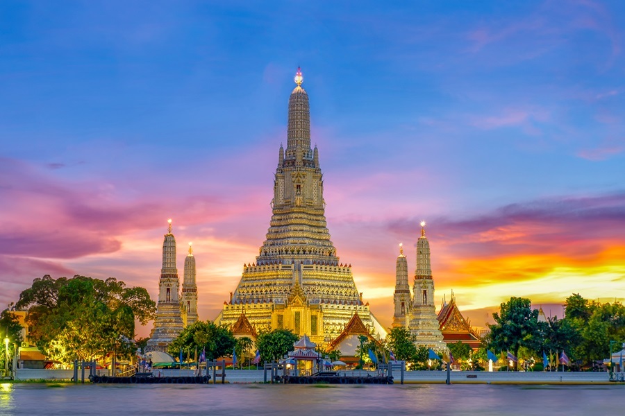 【泰國曼谷│包車自由行5日】美食饗宴、四方水上市場、真理聖殿、格蘭島海洋之旅、鄭王廟