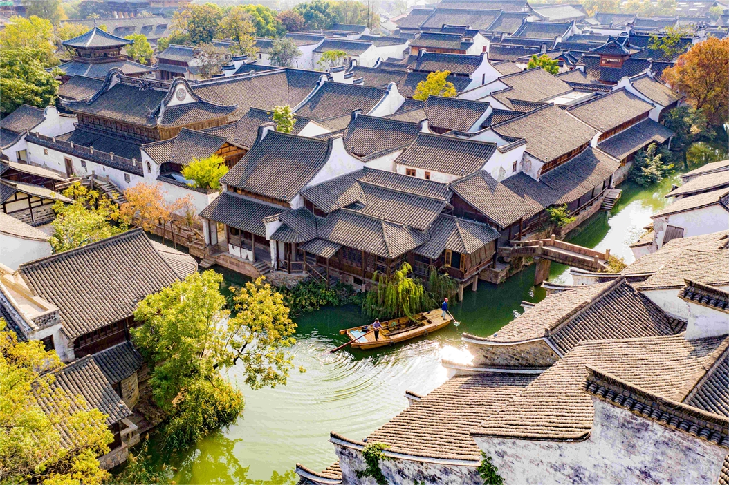 【熱銷中國｜江南暢玩古鎮水鄉濮院6日】體驗江南水鄉之美~上海大都會之夜、保證入住六星級洲際深坑酒店