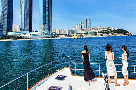 【易起FUN暑假．漫遊釜山5日】豪華遊艇出海PARTY、最新彩色膠囊列車、奇岩怪石金剛纜車、韓國最長...