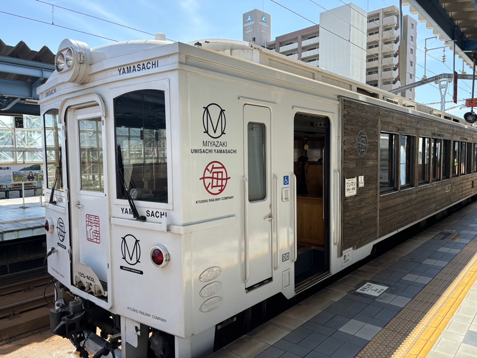 超值南九州秋楓美景饗食伴自助５日|海幸山幸列車、 百選瀑布關之尾、櫻島火山、霧島神宮、美食饗宴（宮崎...