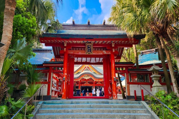 【最爆秒殺買1送1】九州小資美食５日 |￥12000的晚宴、懸崖神宮、絕景馬背山、秘境高千穗峽、戀愛神社、呼子朝市(宮佐兩人一室一中床方案)