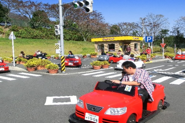 【夏暑樂CP值最高買一送一】九州樂園小資輕旅行5日 |城島高原樂園一票到底、童話小鎮湯布院、太宰府旅人列車、1:1鋼彈LALAPORT(兩人一室一中床方案)