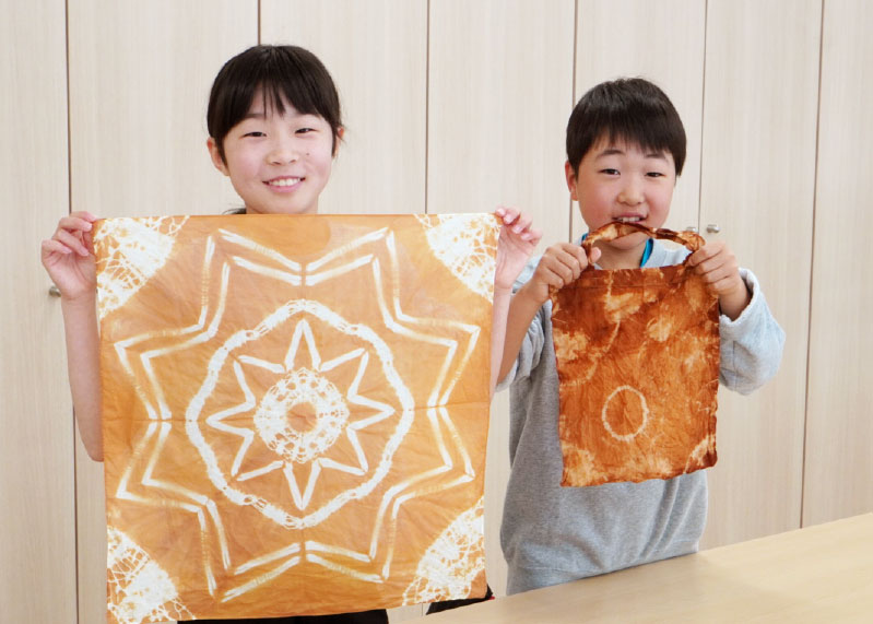 南北九州買一送一小資輕旅５日 |嬉野茶染手作體驗、美肌神社、童話小鎮湯布院、秘境高千穗、黑毛和牛佐賀牛（佐宮兩人一室一中床方案)