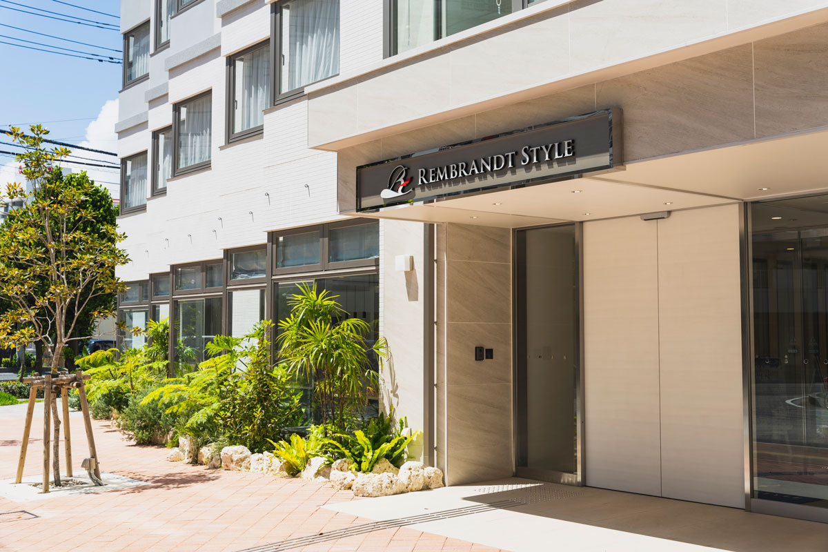 那霸倫勃朗風格飯店