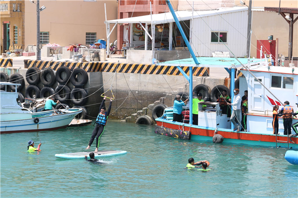 菊島追風 搭觀巴遊北環品嚐澎湃海鮮優雅午茶渡假趣