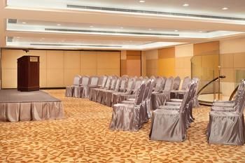 Cosmopolitan-Hotel-Hong-Kong-Meeting-Room