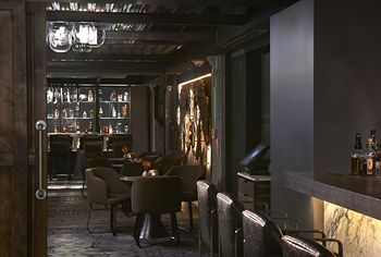 Hotel Bar
