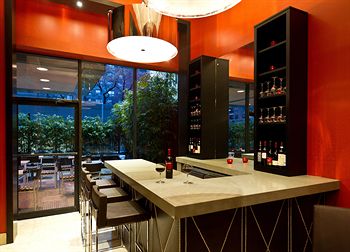 Hotel Bar