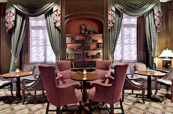 Hotel Bar