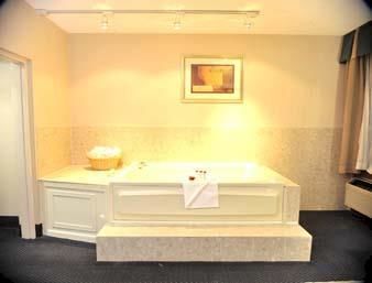 Deep Soaking Bathtub