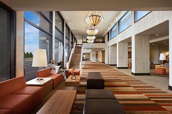 多倫多機場希爾頓逸林飯店 International Plaza Hotel