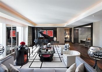 Hotel Lounge